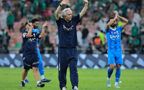 الدوري السعودي: جيسوس يكيل المديح لنجوم الهلال